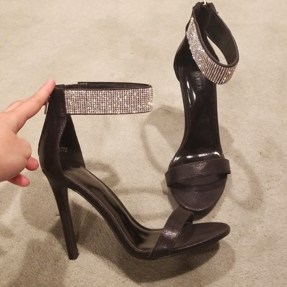 Rhinestones stilettos